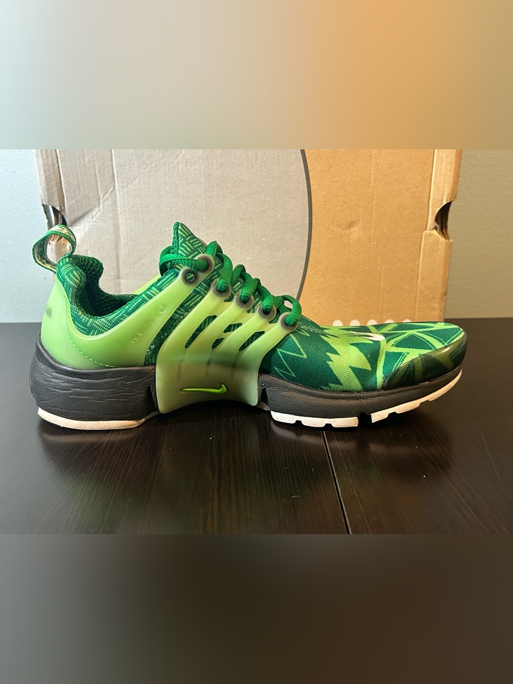 Nike women’s Air Presto ‘Naija’ pine green size small - Picture 9 of 15